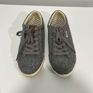 Taos size 9.5 women’s sneakers